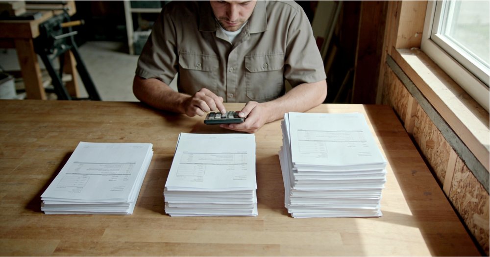 Website-Kosten für Handwerker: Was du wirklich bezahlst (Baukasten vs. Webdesigner vs. BatteryPages)